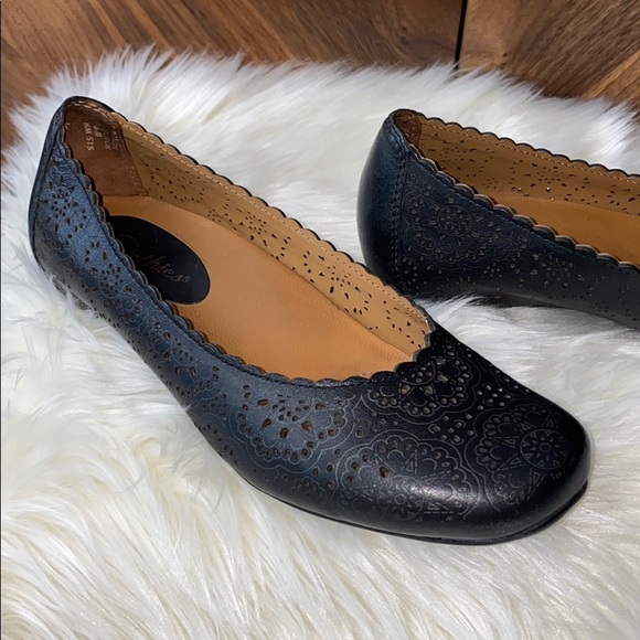 earthies ballet flats